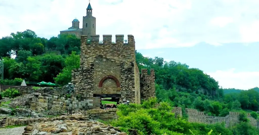  Veliko Tarnovo’s Tsarevets Fortress
